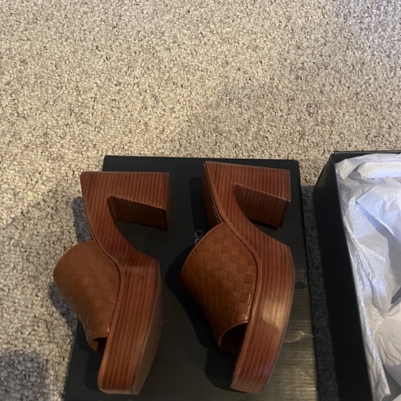 Bernardo Kenny Platforms | Anthropologie | New | size 8 - Picture 4 of 5
